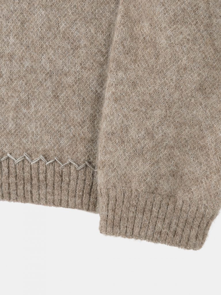 ante date - zoom manche et bords côtes - Double layer horizon knit sweater